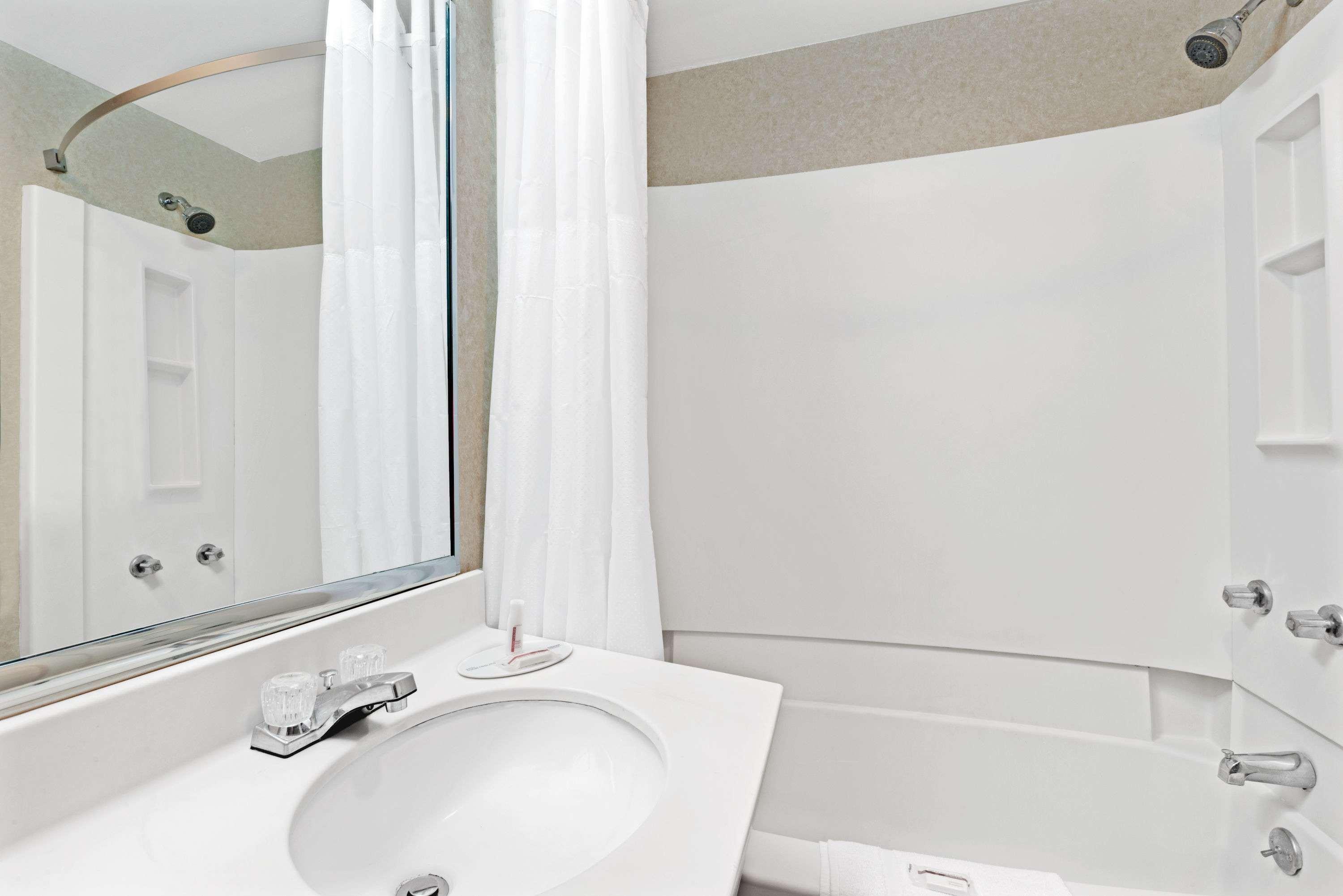 Super 8 By Wyndham Kenmore/Buffalo/Niagara Falls Area Ngoại thất bức ảnh