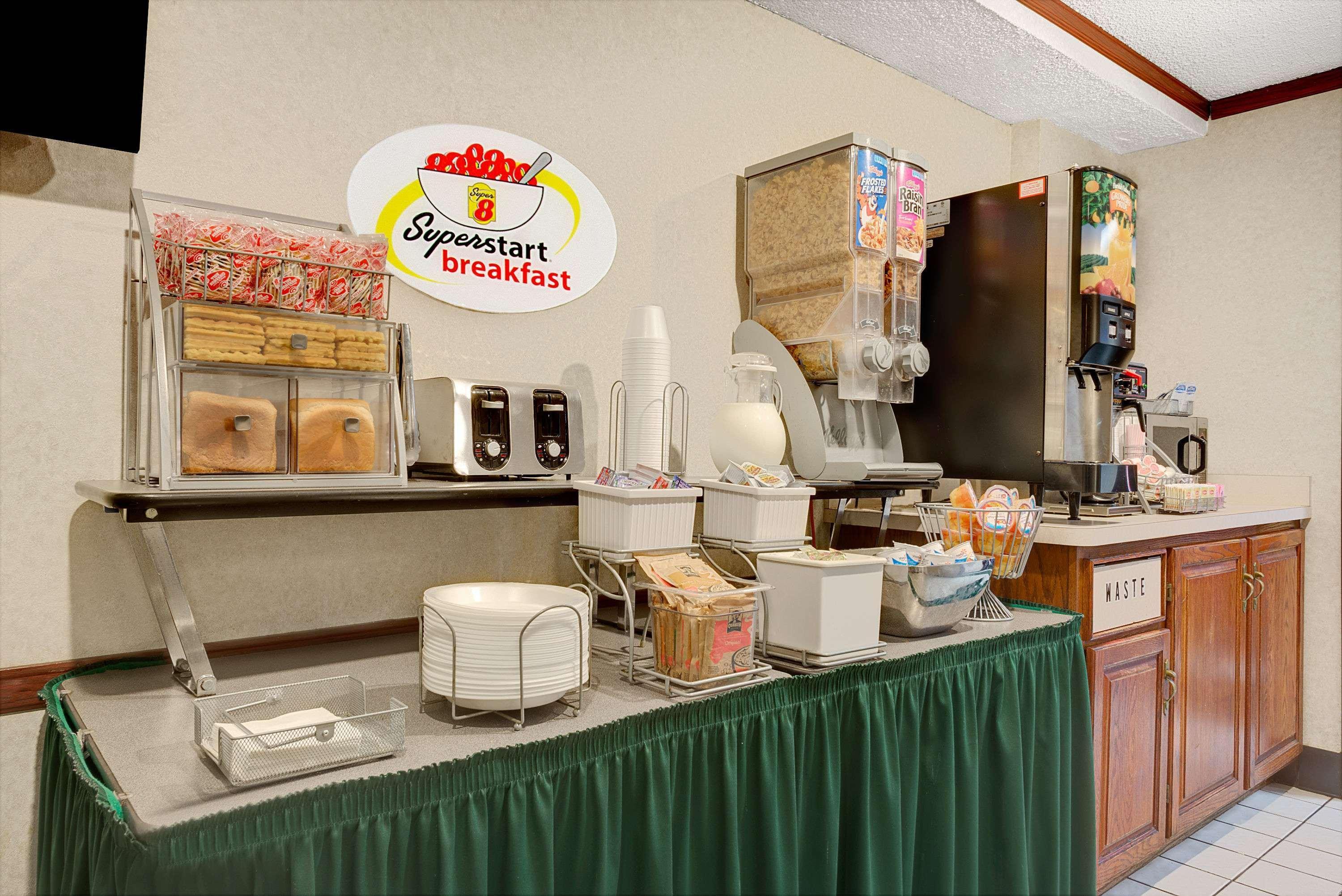 Super 8 By Wyndham Kenmore/Buffalo/Niagara Falls Area Ngoại thất bức ảnh