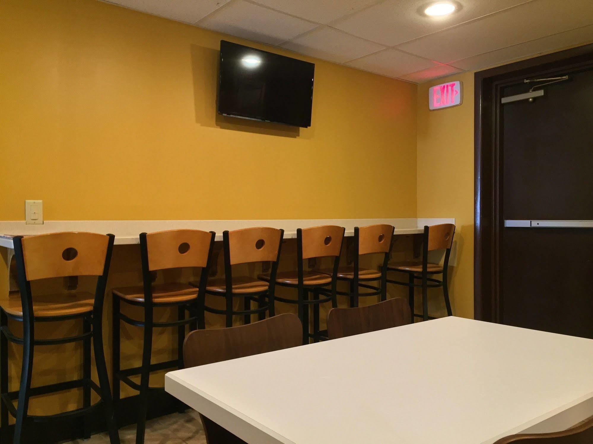 Super 8 By Wyndham Kenmore/Buffalo/Niagara Falls Area Ngoại thất bức ảnh